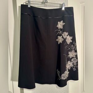 Ann Taylor Black Skirt with cream Floral Embroidery 12
